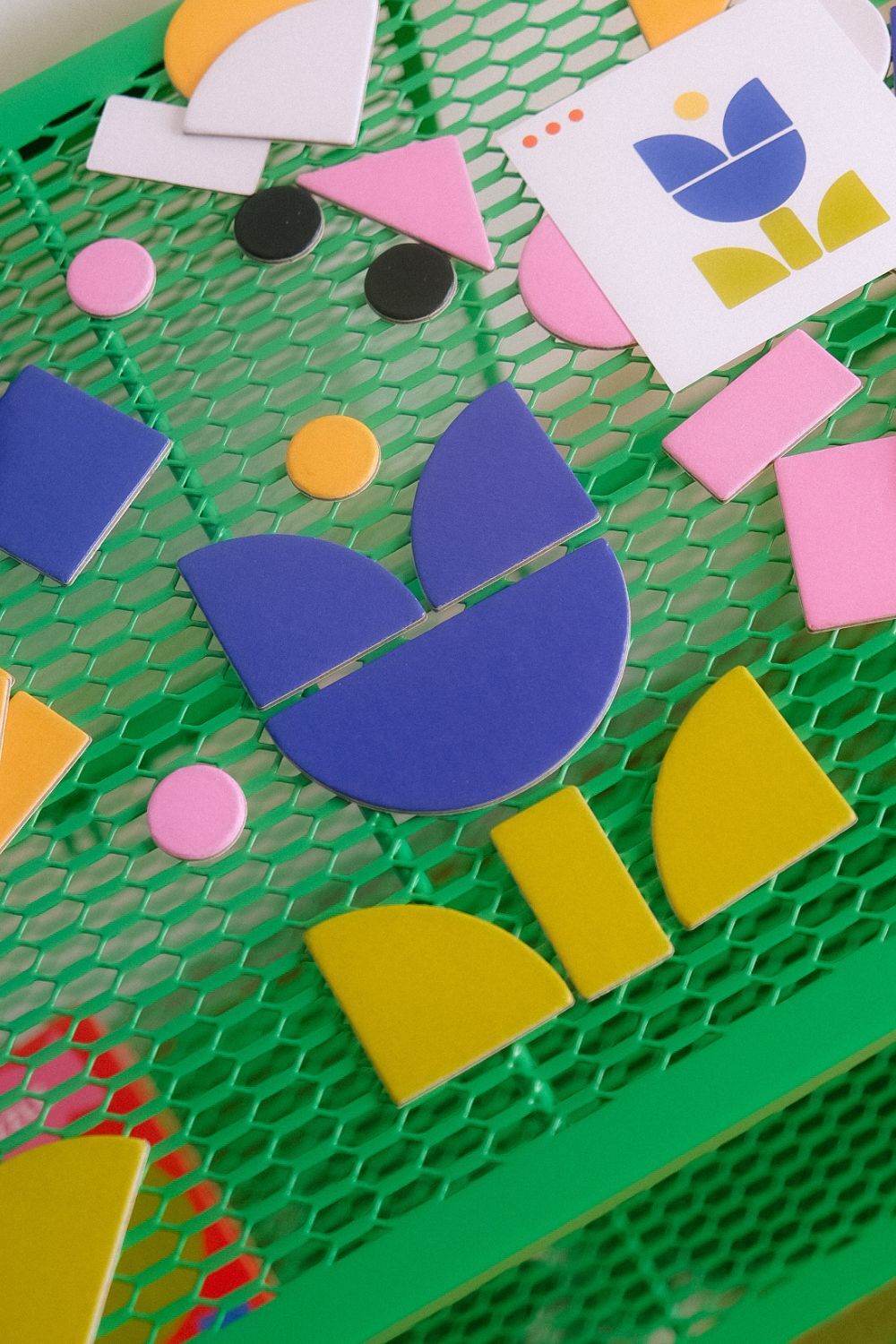Shapes Puzzle - 60 blocks with 30 cards