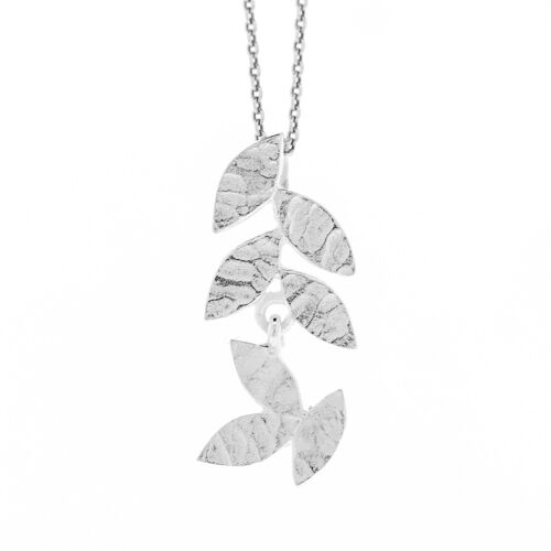 Textured Leaves Pendant with 18" Trace Chain and Presentation Box (K-P969-S+N301+BOX)