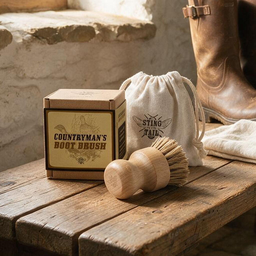 Country Pursuits - Countryman's Muddy Boot Brush
