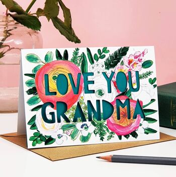 Carte de fête des mères découpée en papier Love You Grandma 1