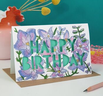 Carte d'anniversaire découpée en papier de fleur de naissance de juillet 1