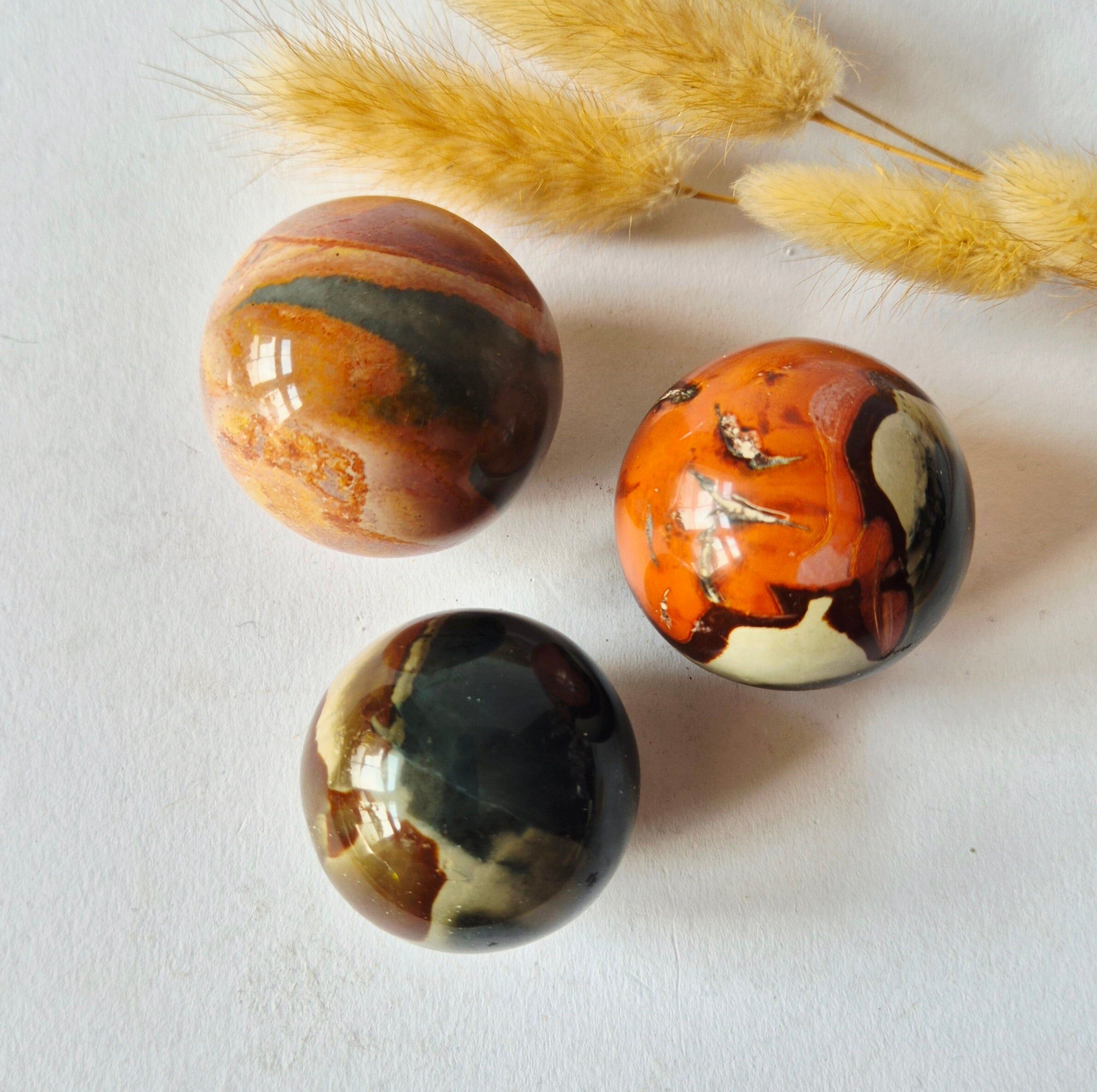 Ocean Jasper Polychroom Edelsteen Bol 40-50mm – Rood Oranje Uniek Patroon