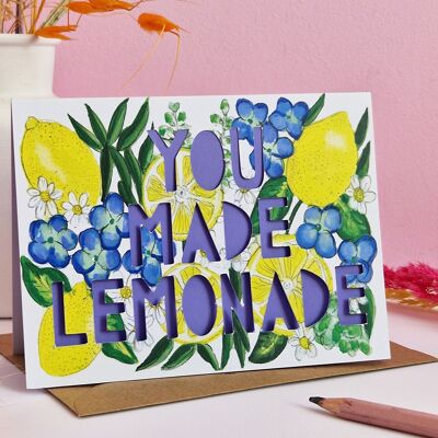 Tarjeta de felicitaciones cortada en papel de You Made Lemonade