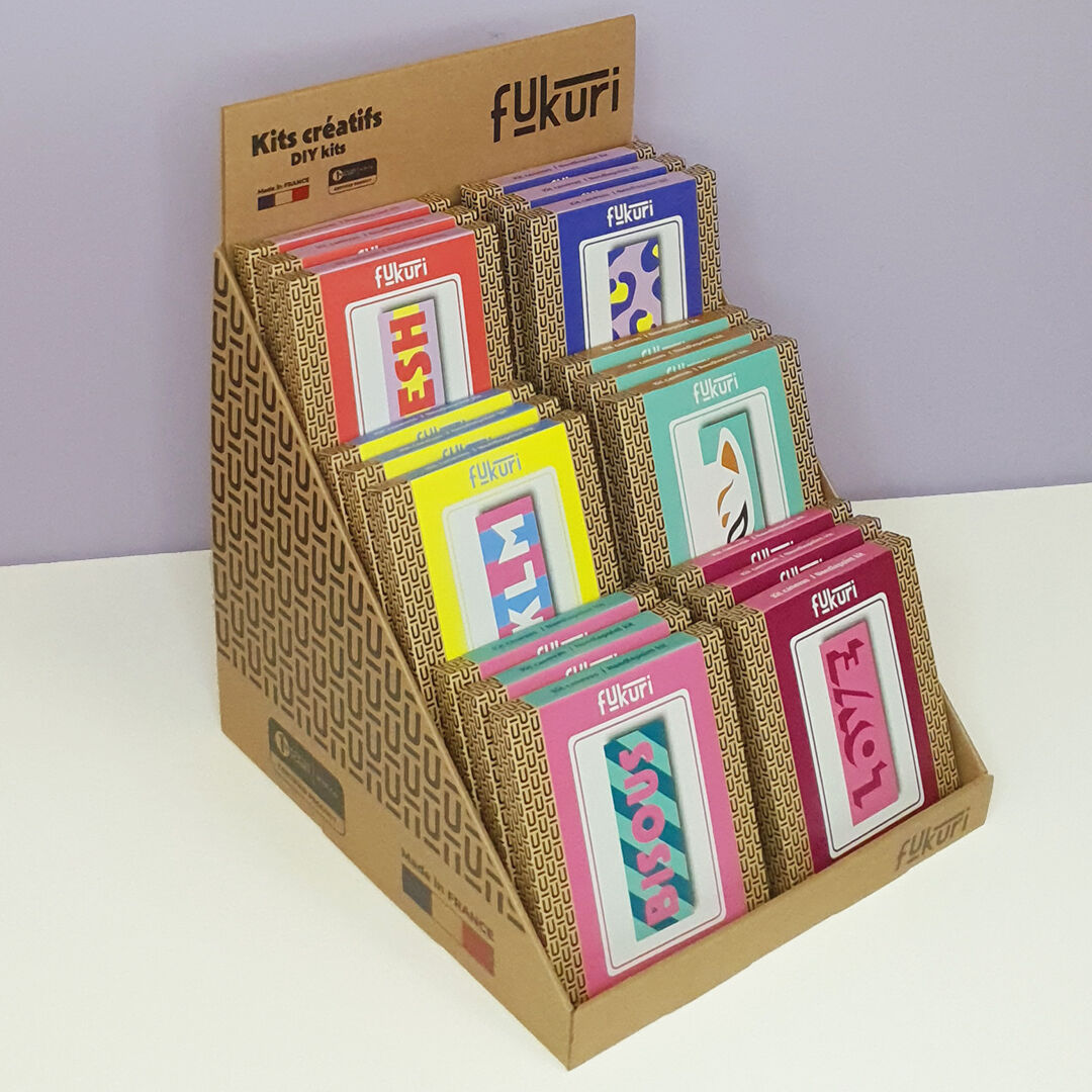 Présentoir + Pack implantation 18 kits DIY Canevas marque-page