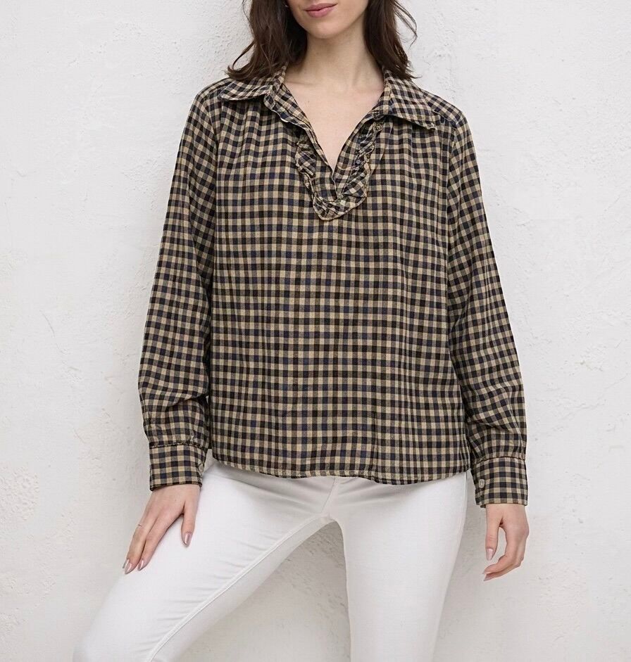 Blouse bohème ample manches longues poignets boutonnés décolleté en V encadré de volants motif carreaux