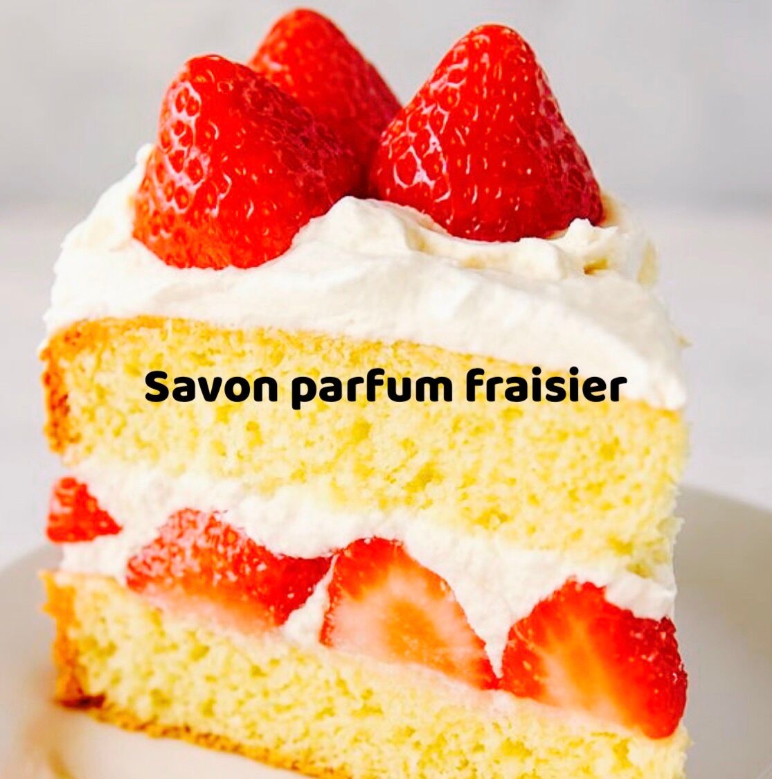 Savon artisanal en forme de gateau parfum « Gateau fraisier🍰🍓 »