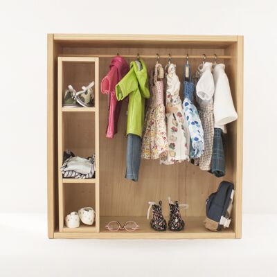 Dressing closet for doll clothes