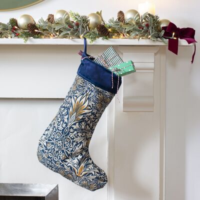 Calcetín navideño en cabeza de serpiente William Morris con ribete de terciopelo azul marino