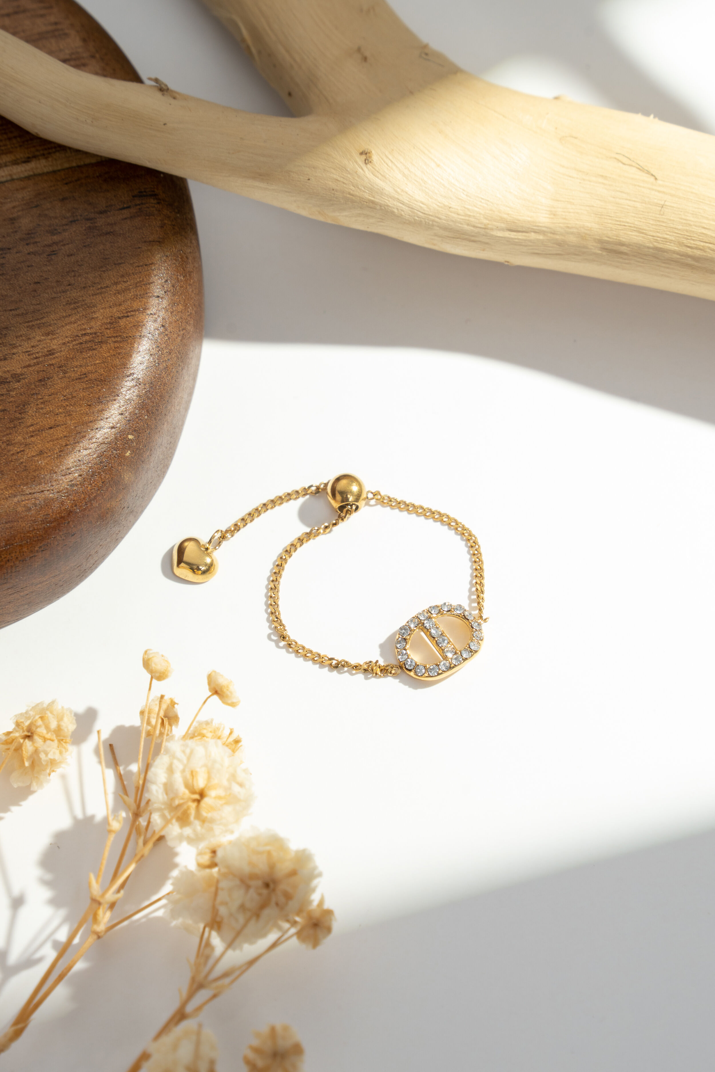 Goldfarbener, verschiebbarer ovaler Netzring mit Pavé-Fassung, brillantem Funkeln, schick, modern, trendig