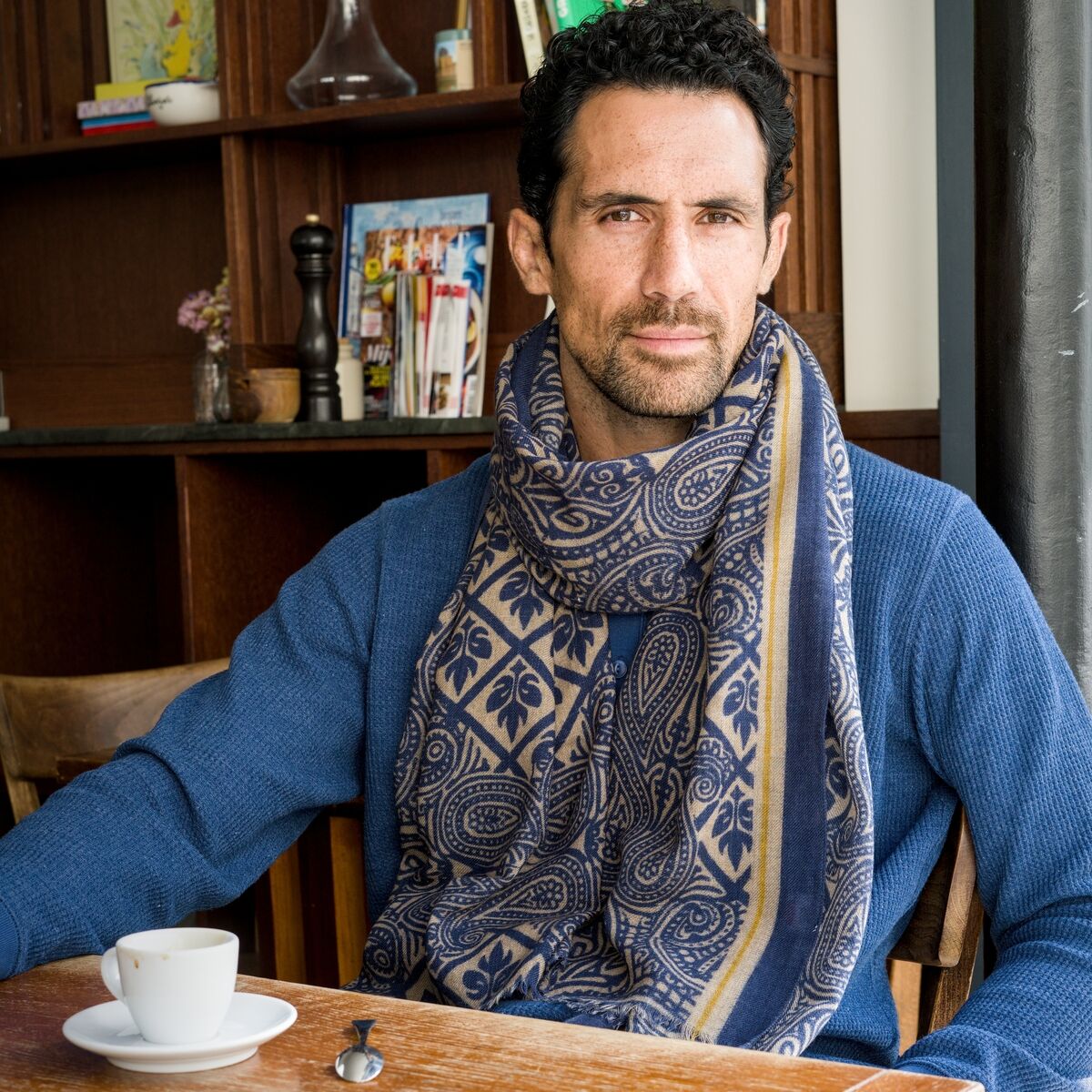 ÉCHARPE HOMME BANGARAM — MOTIFS IMPRIMÉS BLEU — EN LAINE