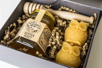 Petite bougie en cire d'abeille et coffret cadeau miel - Hiboux 1