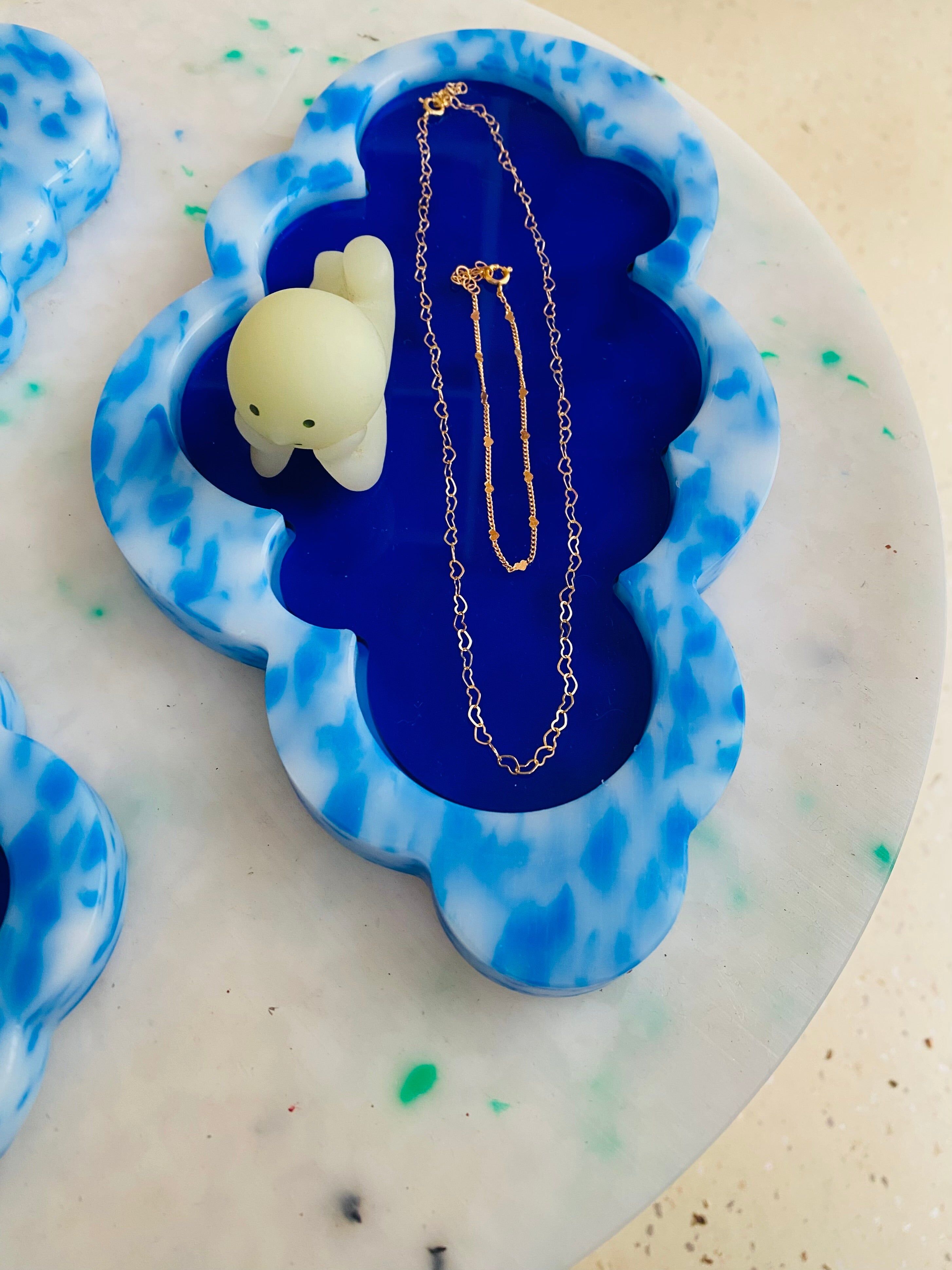 Big Cloud Tray