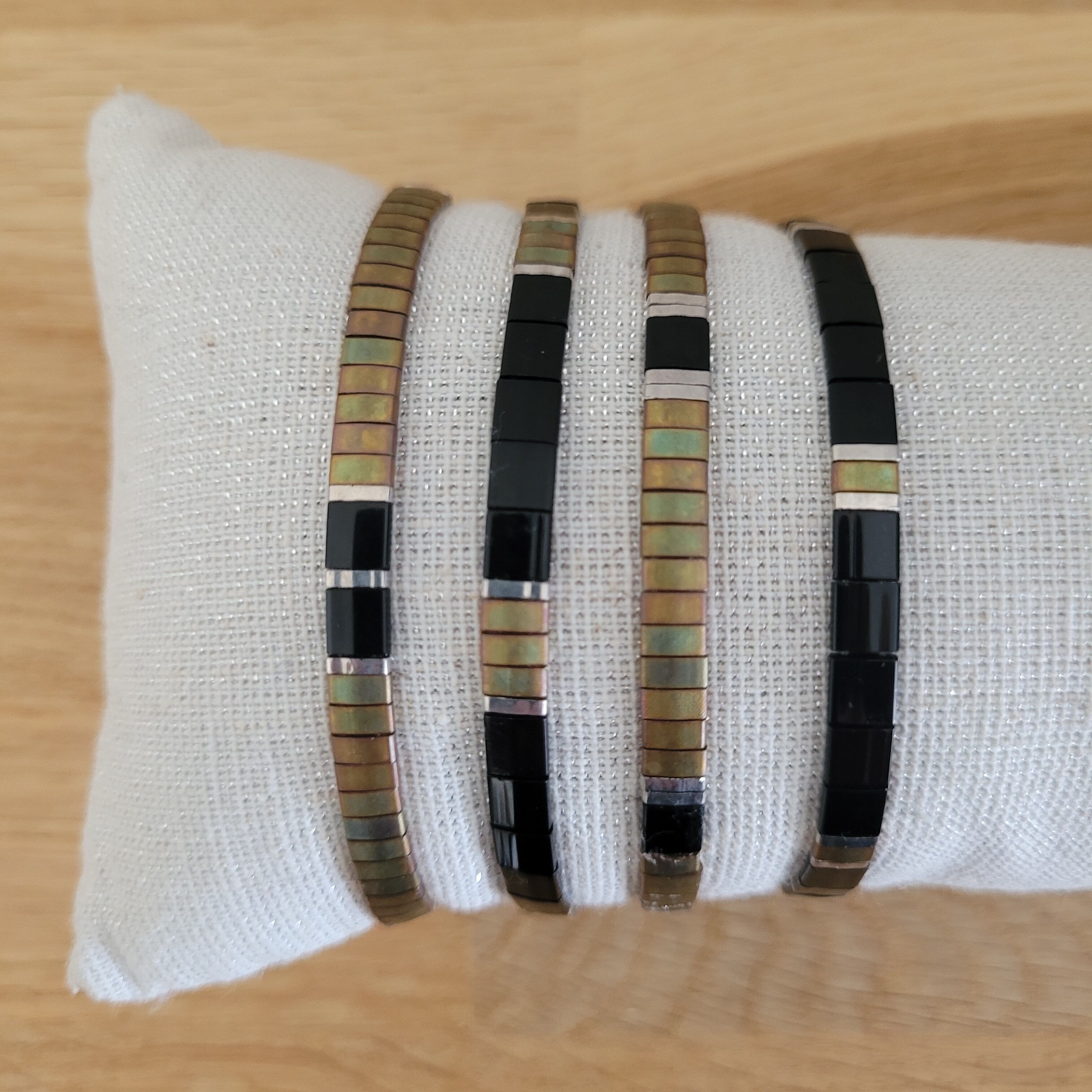TILA Homme ou grande taille - 4 bracelets - Kaki et noir