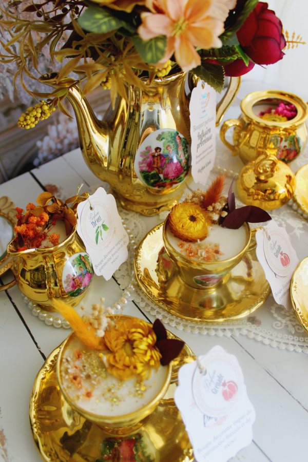 "Golden Infusion" Collection: Unsigned coffee service transformed into a unique candle – assortment of fruity and vegetal fragrances