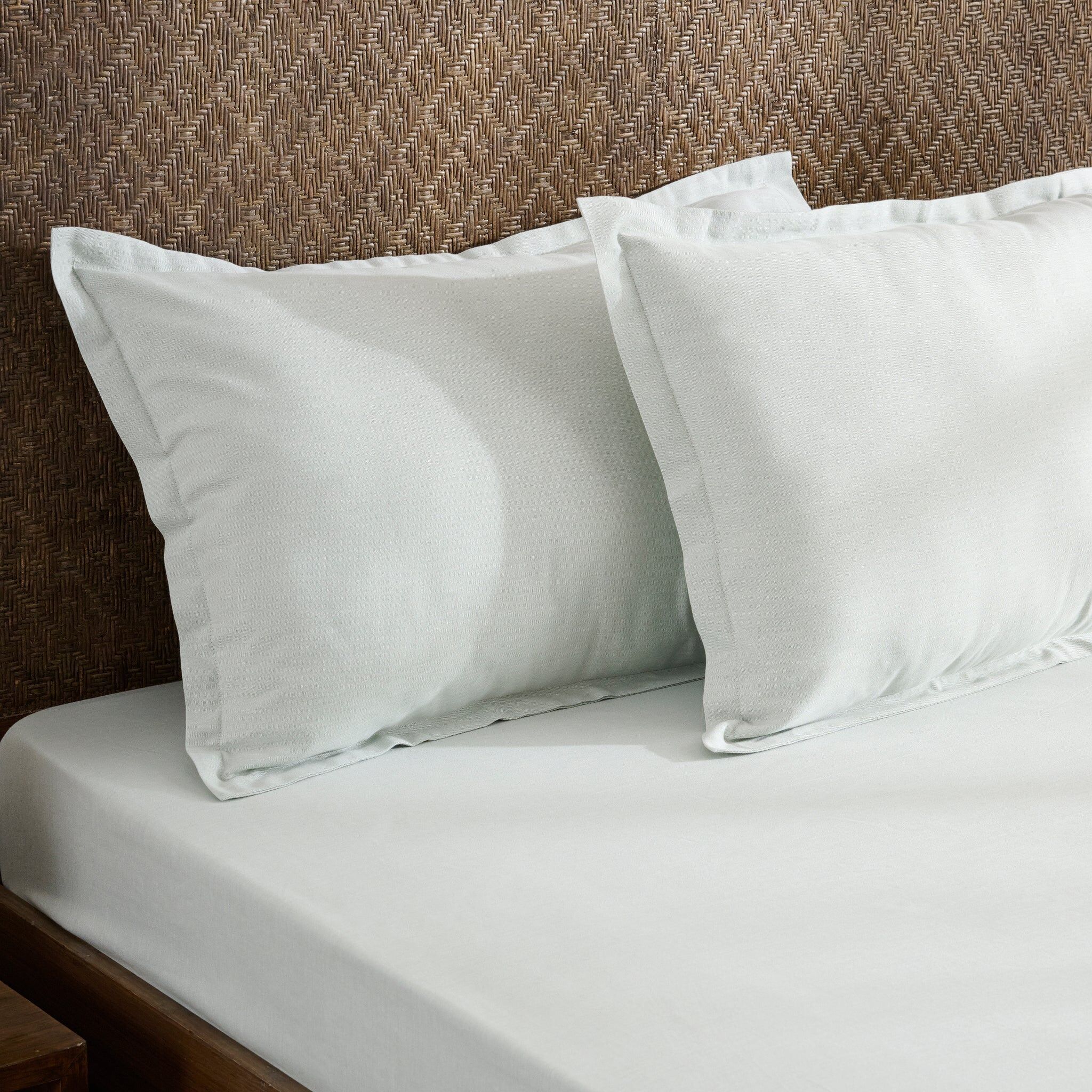 Bedsheet | Cotton Bamboo Chambray Weave | Tinsel, with 2 Pillow Sharms