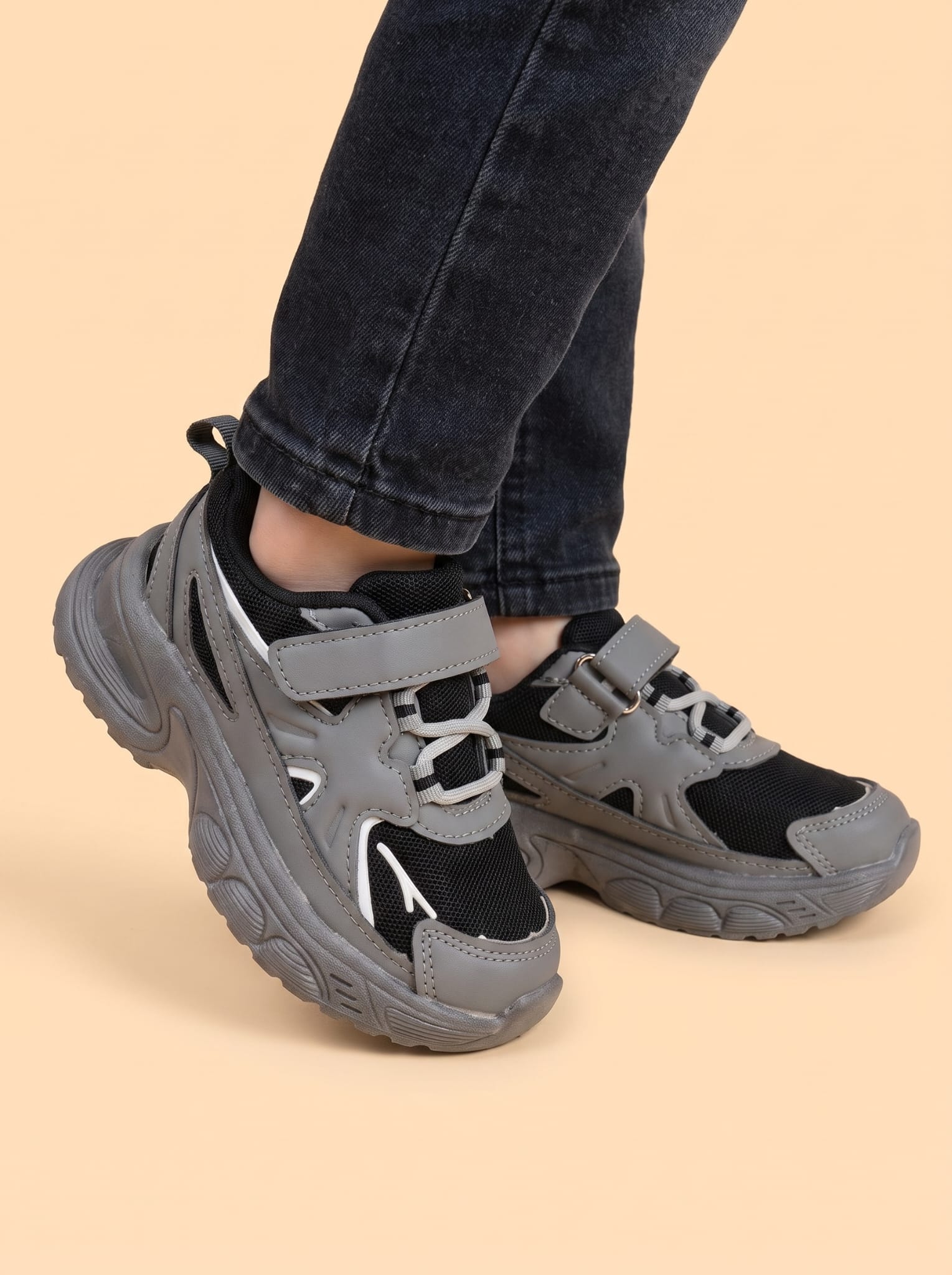 BK267 - Zapatillas deportivas para niños