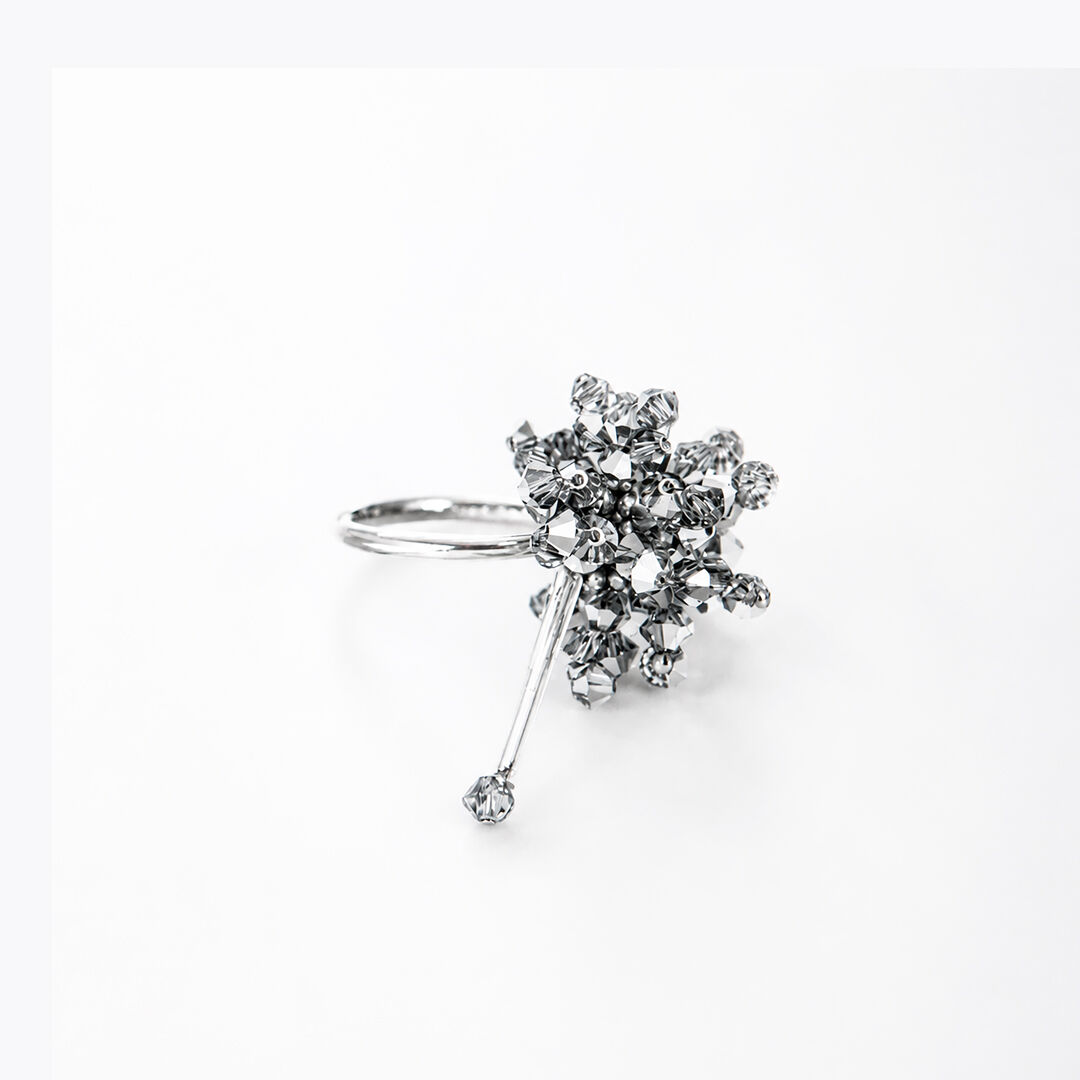 Bague fleur argentée en perles et cristaux - Erica Argenta Ring