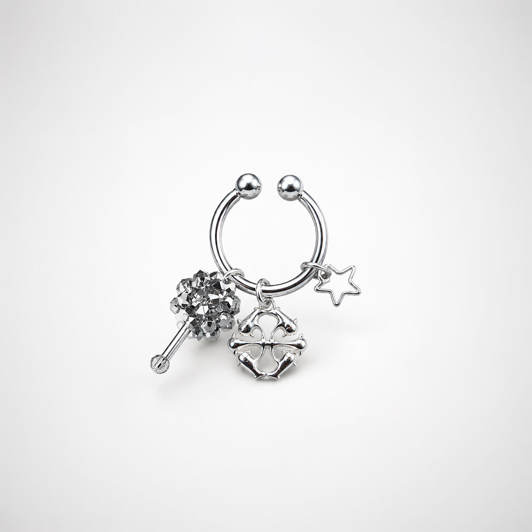 Bague earcuff fleur argentée en perles et cristaux - Paeonia Argenta Biles