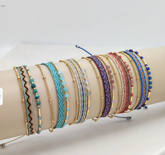 Set of 6 adjustable nylon/silk bracelets