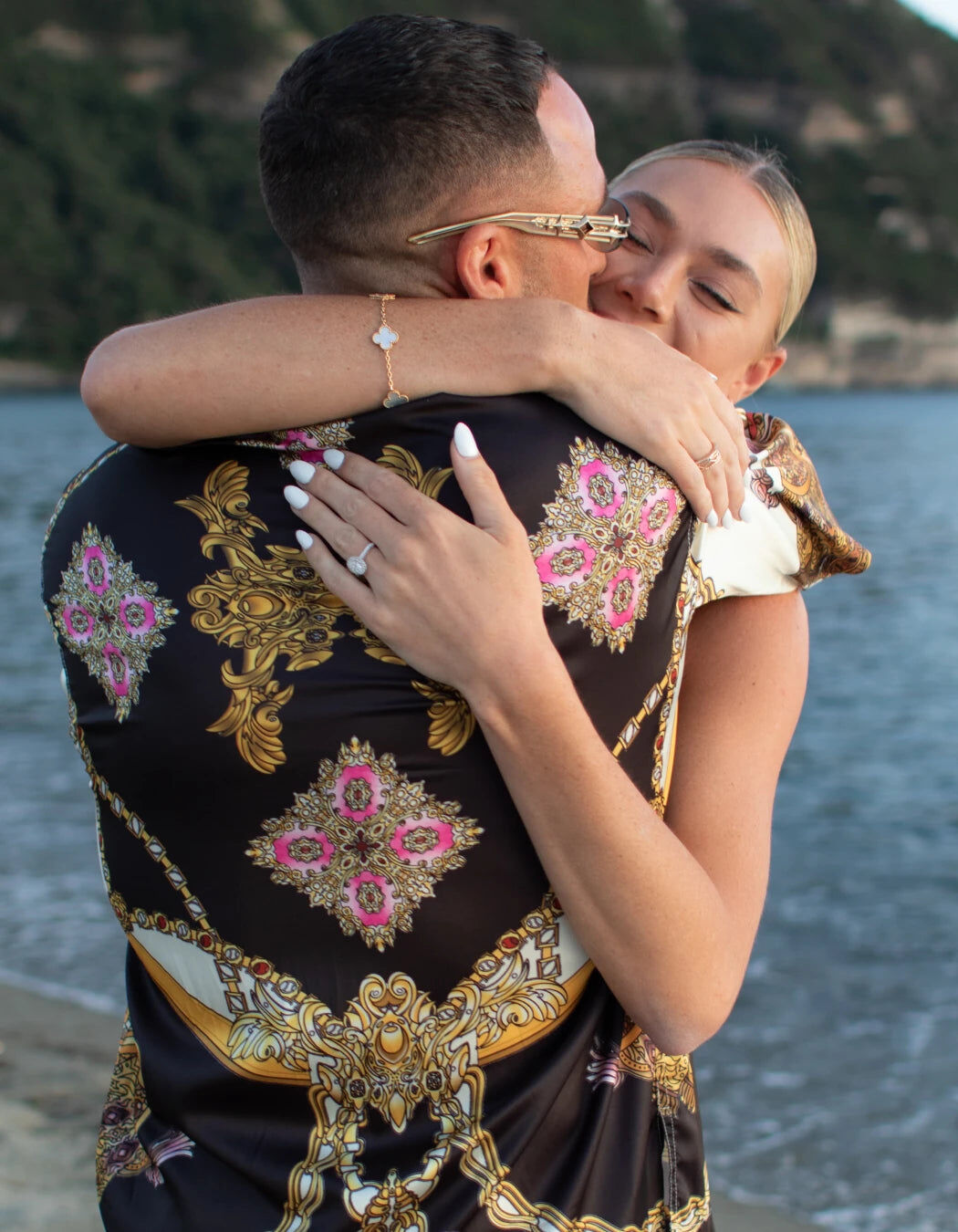 MONACO — Herrenhemd aus Satin mit kubanischem Kragen