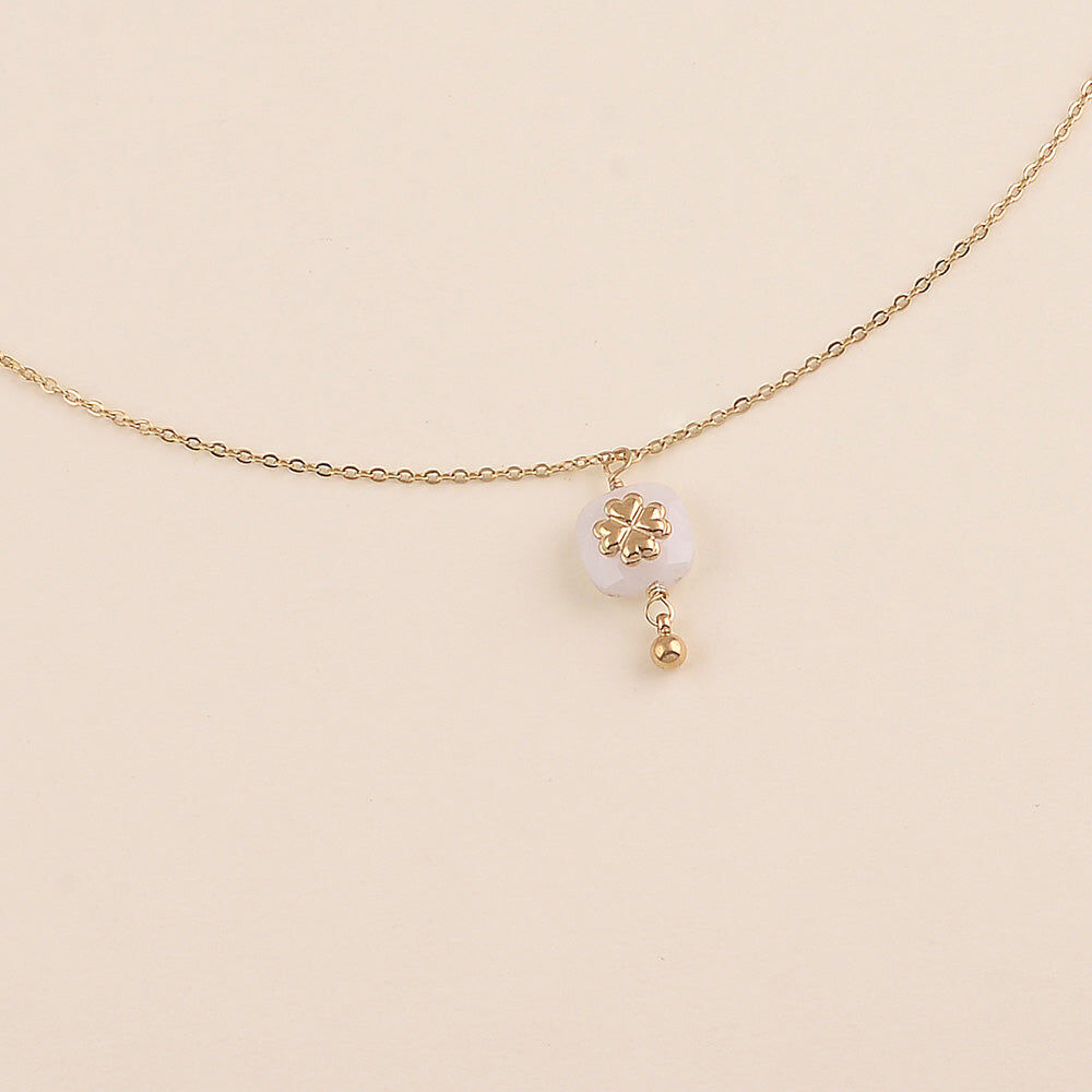 Collier - pierre naturelle carrée et trèfle
