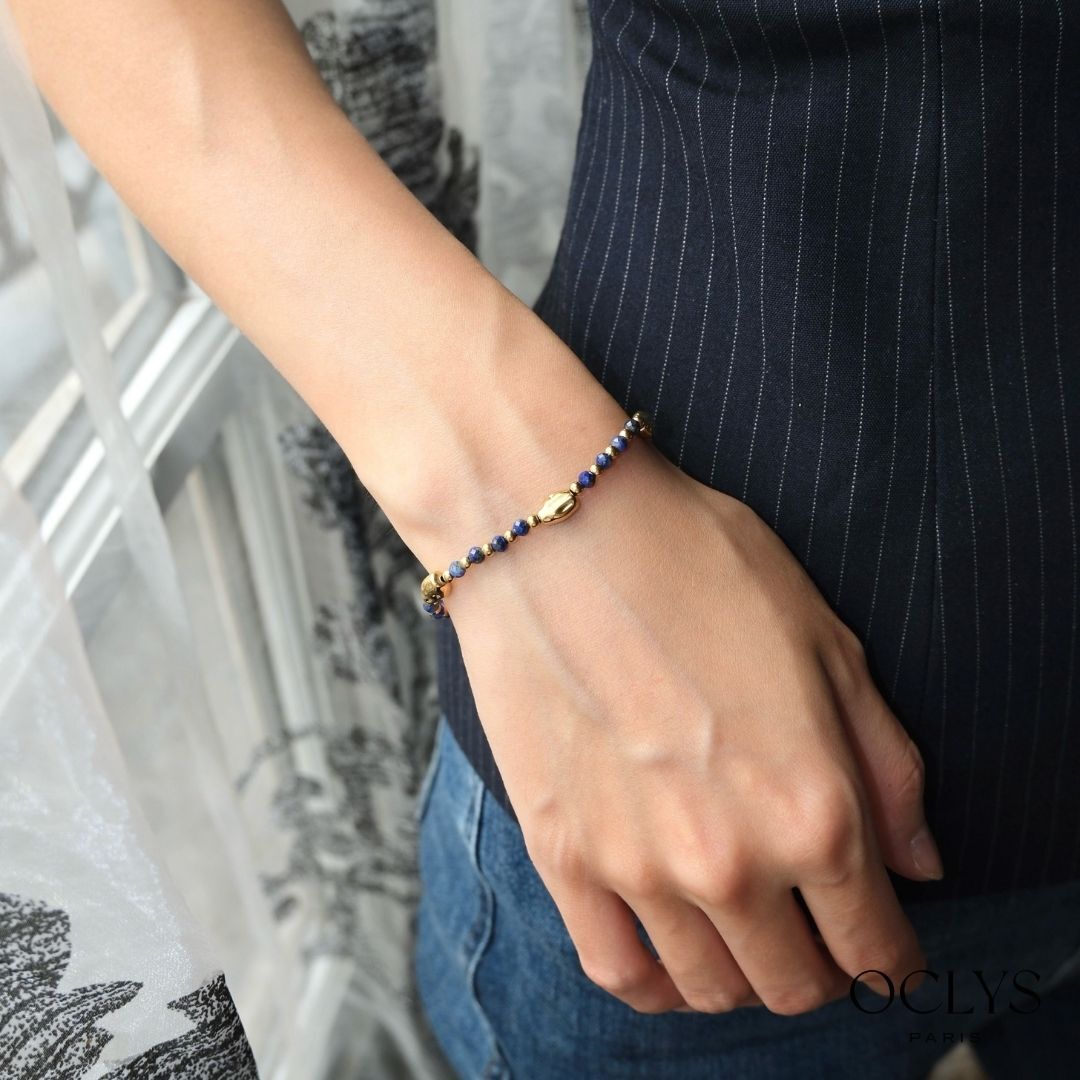 Gold-plated stainless steel bracelet with natural stones.