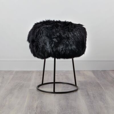 Tabouret en peau de mouton en métal noir