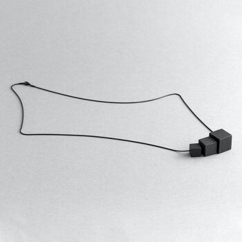 MODULORE – Zeitgenössische Minimalistische Halskette, handgefertigt aus Jesmonit 2