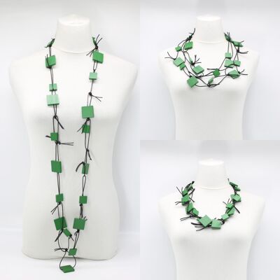 Cuadrados de madera sobre collar de cadena de cuero sintético - Verde primavera