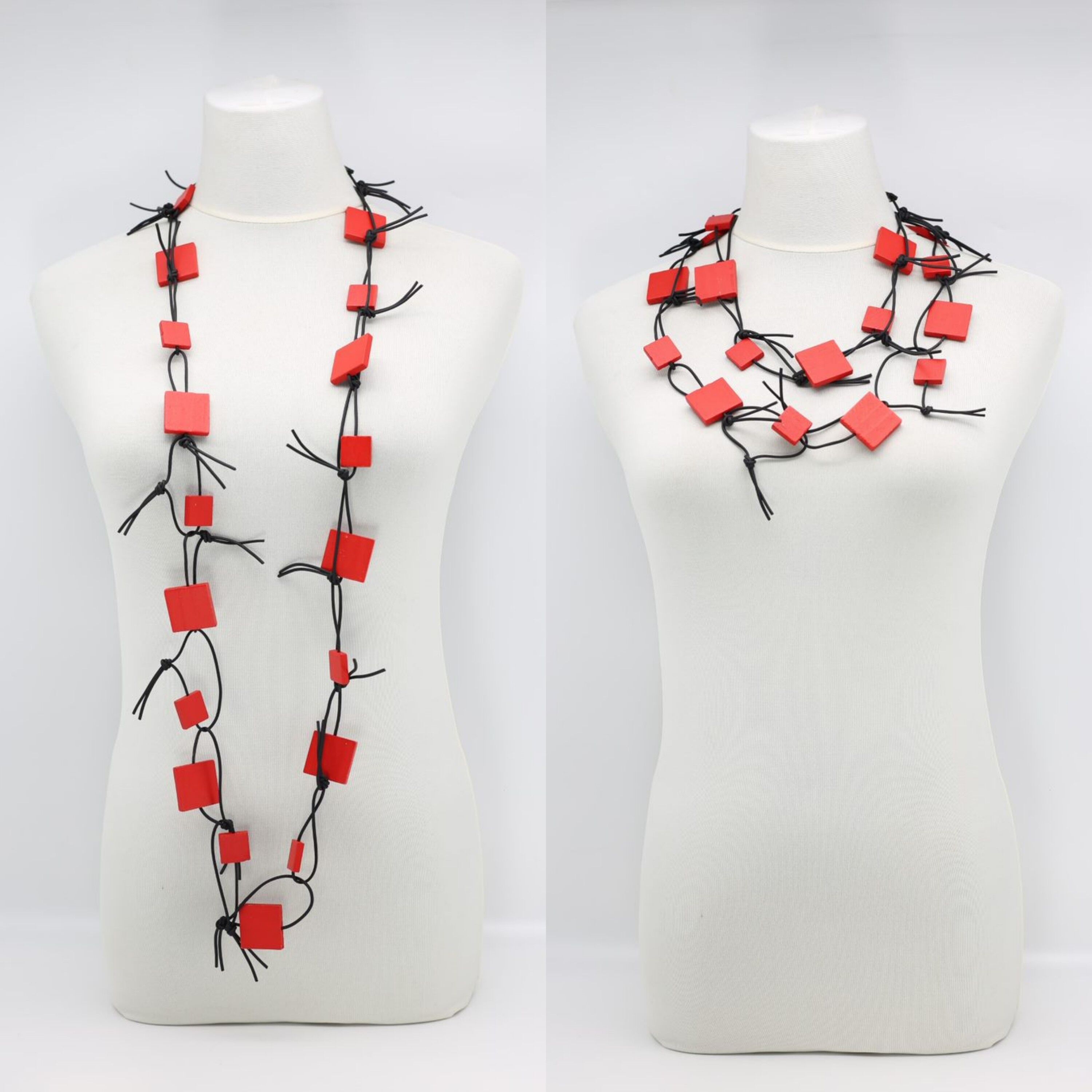 Holzquadrate an Kunstlederkette - Rot