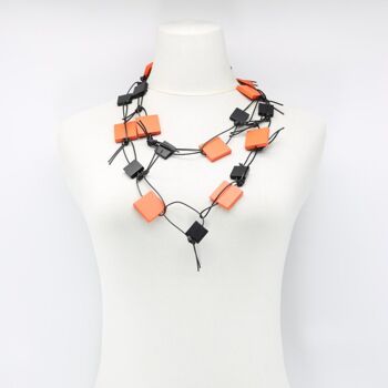 Collier Chaîne Carrés en Bois sur Similicuir - Orange/Noir 2