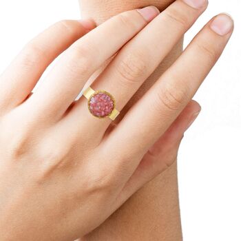 Bague en or tendre avec nacre rose 2