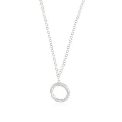 Collier en argent lettre O