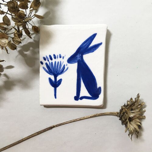 M108 Porcelain Seedhead Hare Magnet Packaging free
