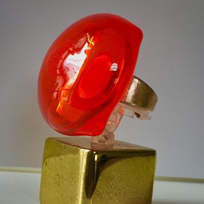 Bulle-Ring aus rotem mundgeblasenem Glas. Einzigartiges Stück.