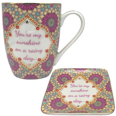 "Sei il mio sole in una giornata di pioggia..." tazza e ciondolo in bone china in confezione regalo