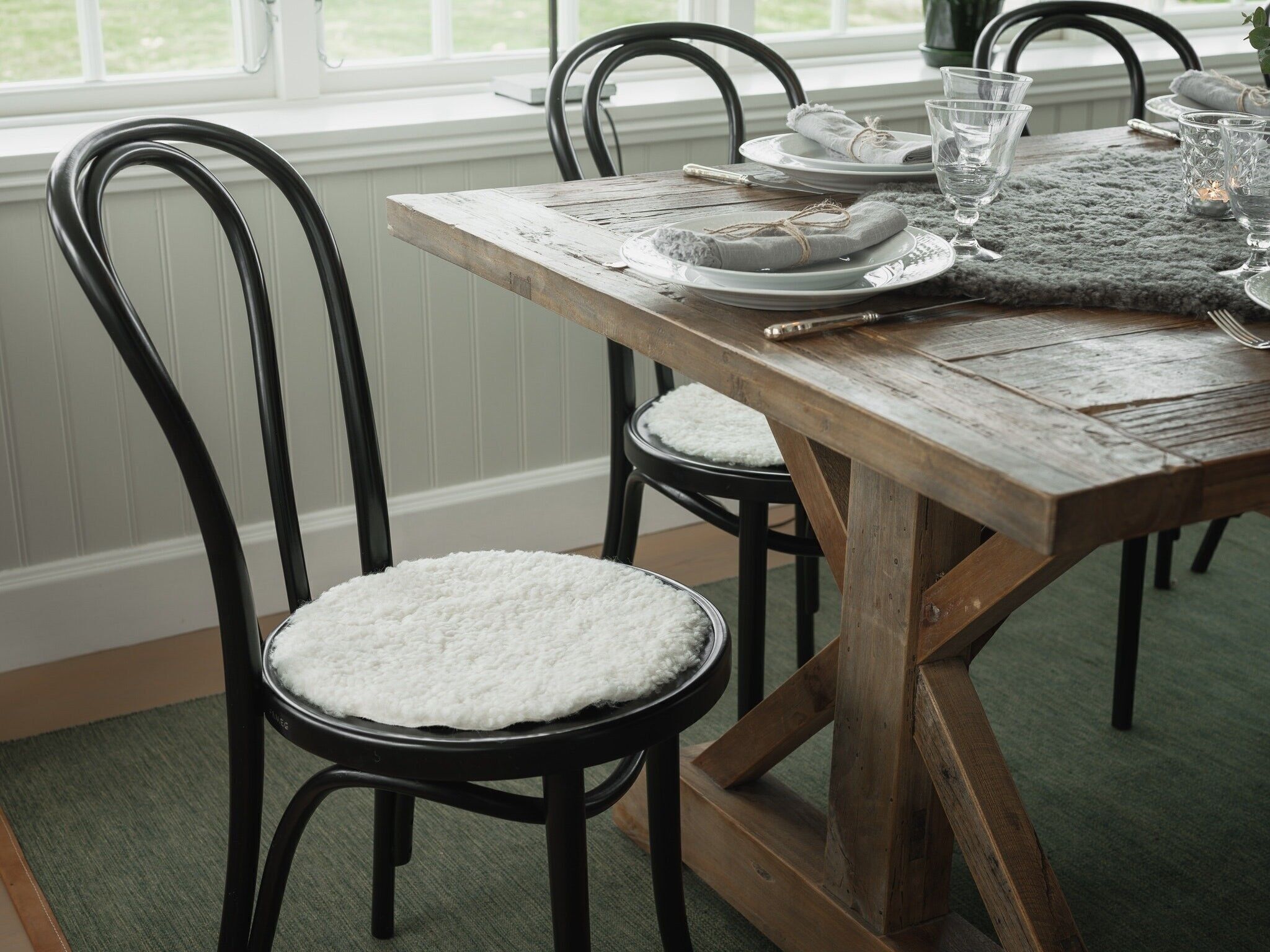 Housse de chaise CURLY en peau de mouton - ronde - Blanc