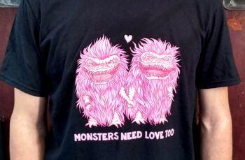 T-shirt Les monstres ont aussi besoin d'amour 1