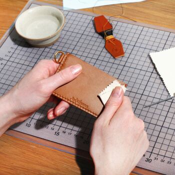 Kit de bricolage porte-cartes en cuir simple, expérience personnelle dans une boîte, cadeau unique - Tan 2