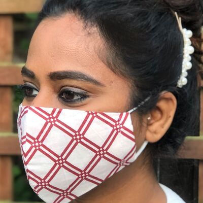 Waschbare dreilagige Schutzfiltertasche mit Geo-Print Handgefertigte Masken - Von Nesavaali London