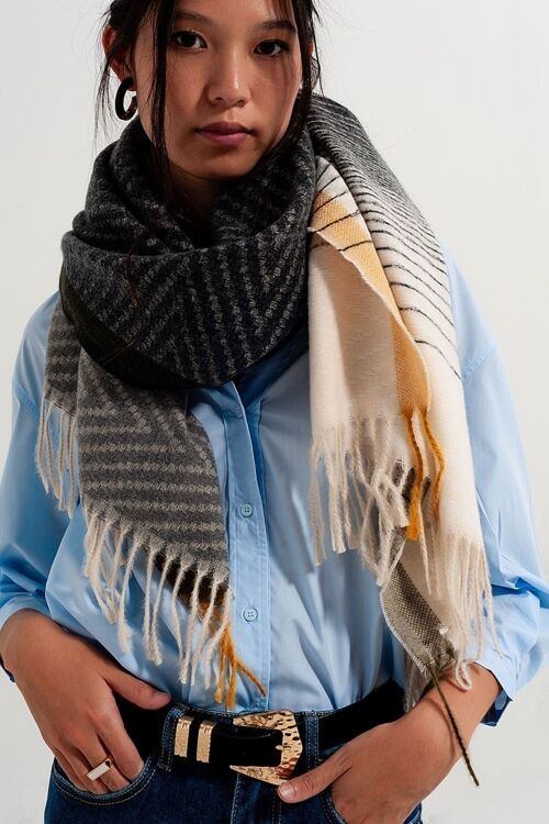 Fluffy tonal stripe scarf with tassels in mono