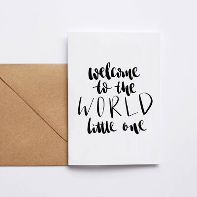Tarjeta de bienvenida al mundo con letras de la mano del pequeño