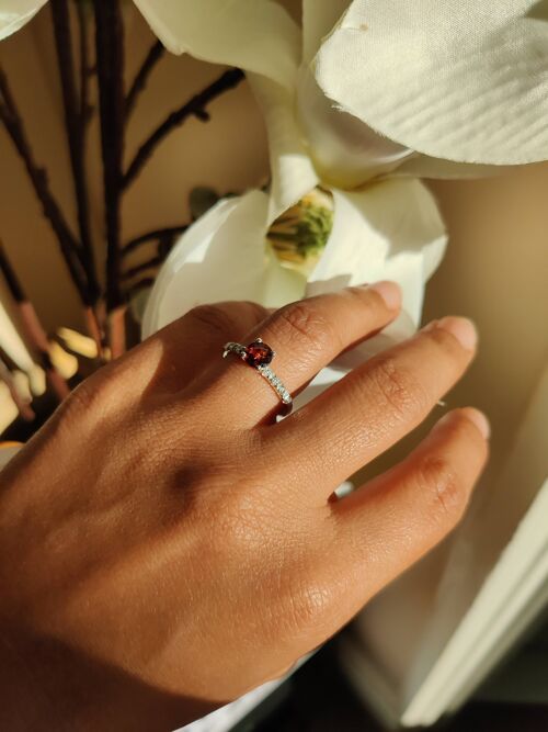 Rouge Engagement Ring With Garnet