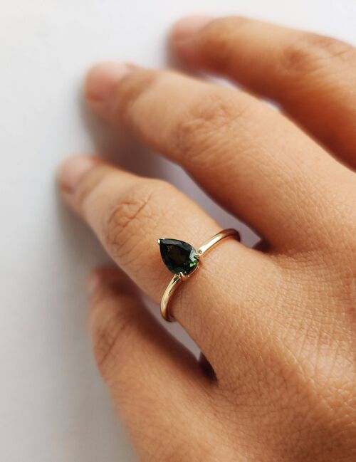 Green Tourmaline Ring__Yellow Gold / M