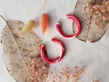 Boucles d'oreilles grandes créoles en pâte polymère rouge, rose et blanche 3