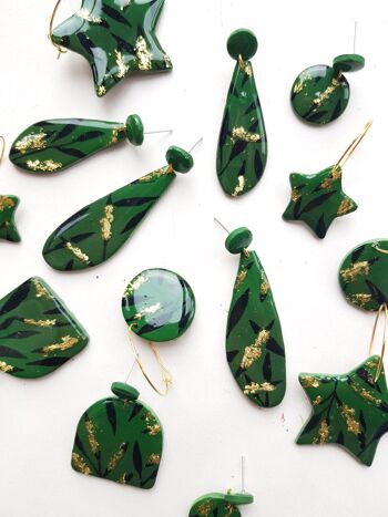 Boucles d'oreilles Ann en pâte polymère vert ombré, noir et feuille d'or 4