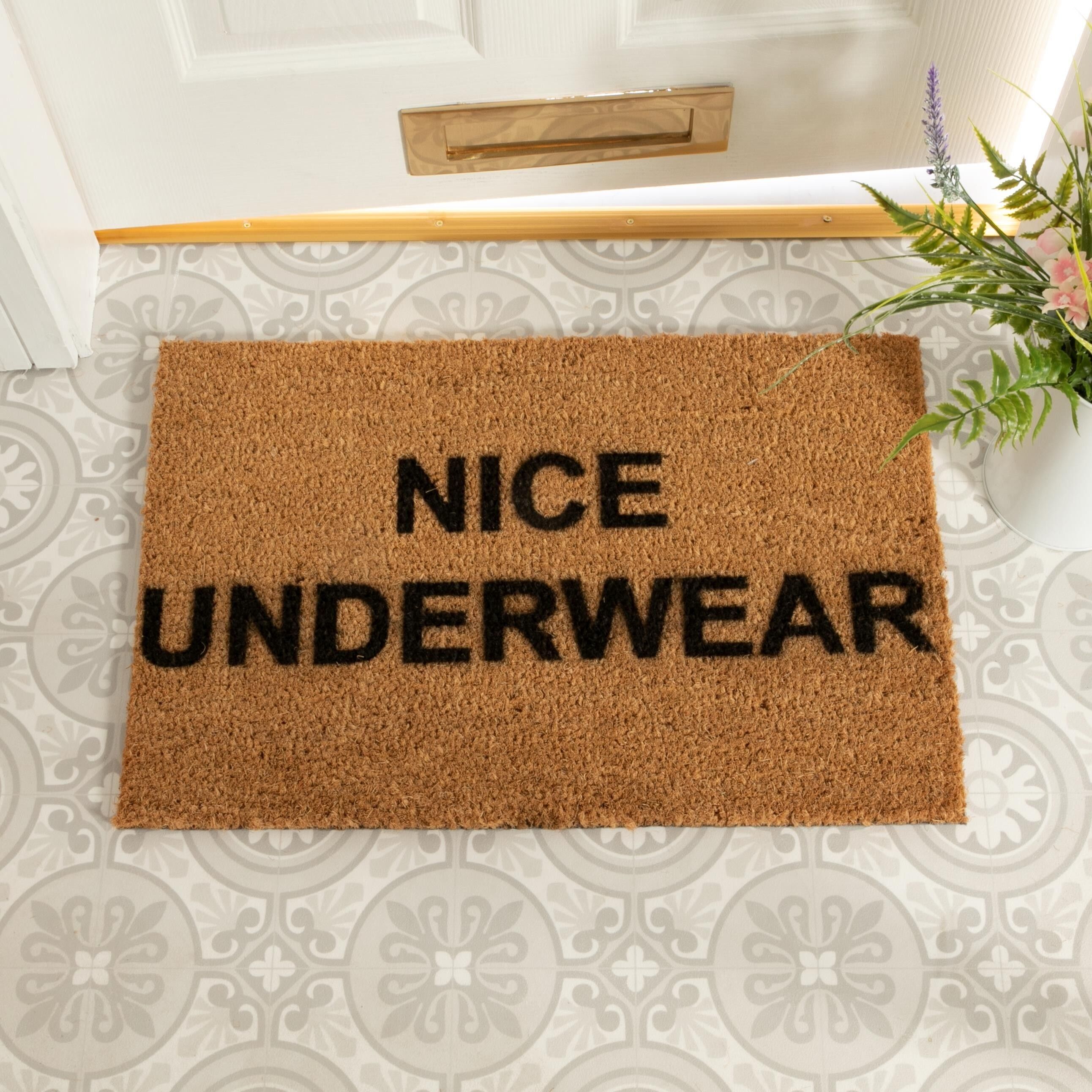 Bonito felpudo de ropa interior