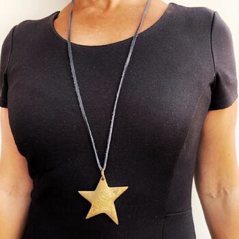Sautoir Grosse étoile dorée cuir noir 80cm 4