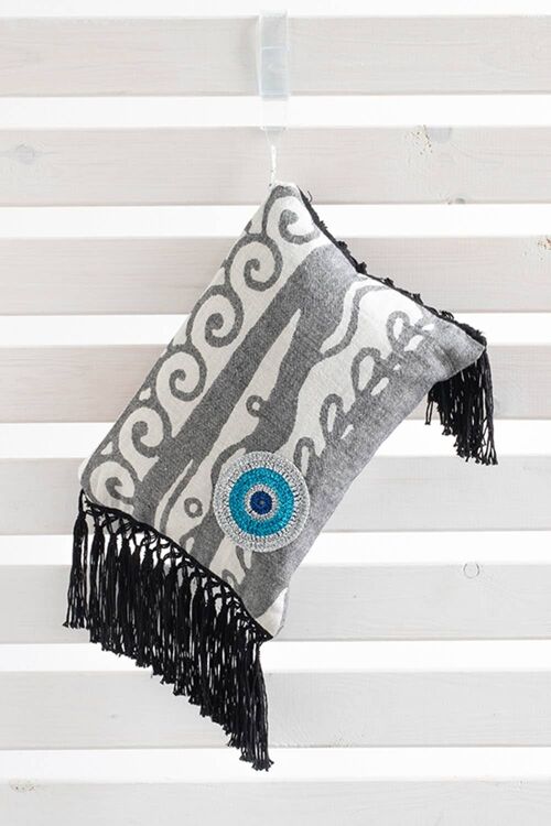 Clutch kima black fringe & shinny eye