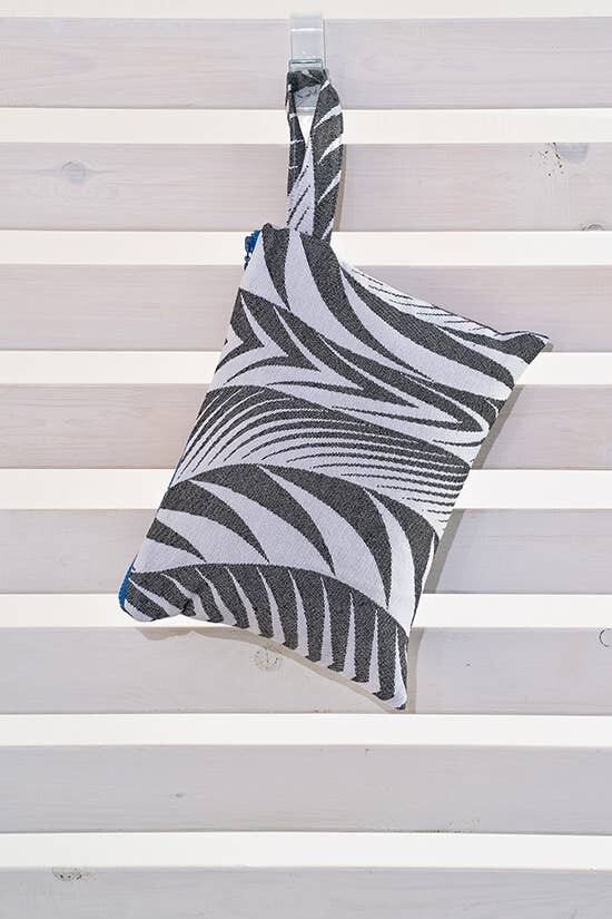 POCHETTE OIA NERO, CORALLO E BIANCO